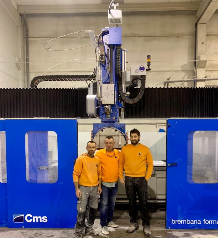 noticia cidugranit - Cindugranit estrena la primera cortadora combinada con waterjet de CMS instalada en España